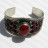 Bracelet tibétain en métal argenté large avec perles rouges
