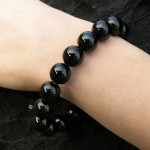 Bracelet en onyx avec perles larges